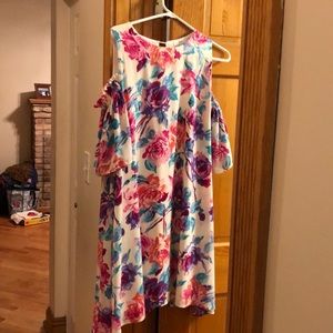 🛒Preloved Spring cold shoulder mid length dress